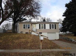 7405 Chandler Hills Dr, Bellevue, NE 68147
