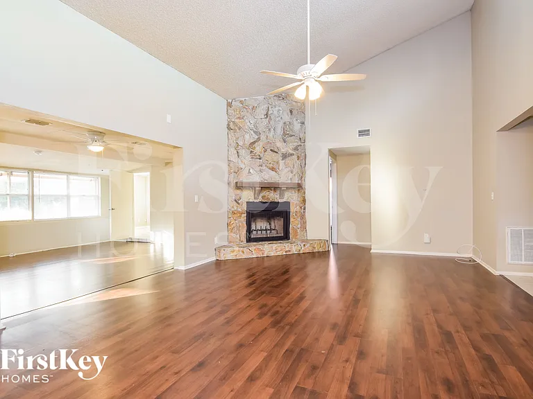 6708 Timberlane West Dr — Photo 4