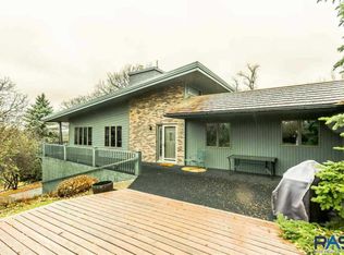 5209 E Valley Oaks Pl, Sioux Falls, SD 57110