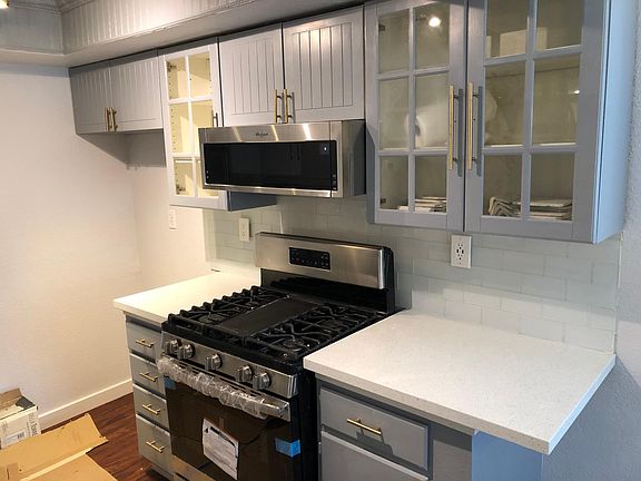 2nd image of 12310 Burbank Blvd APT 1