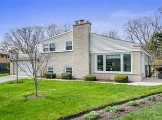 2530 Pick Dr, Glenview, IL 60025
