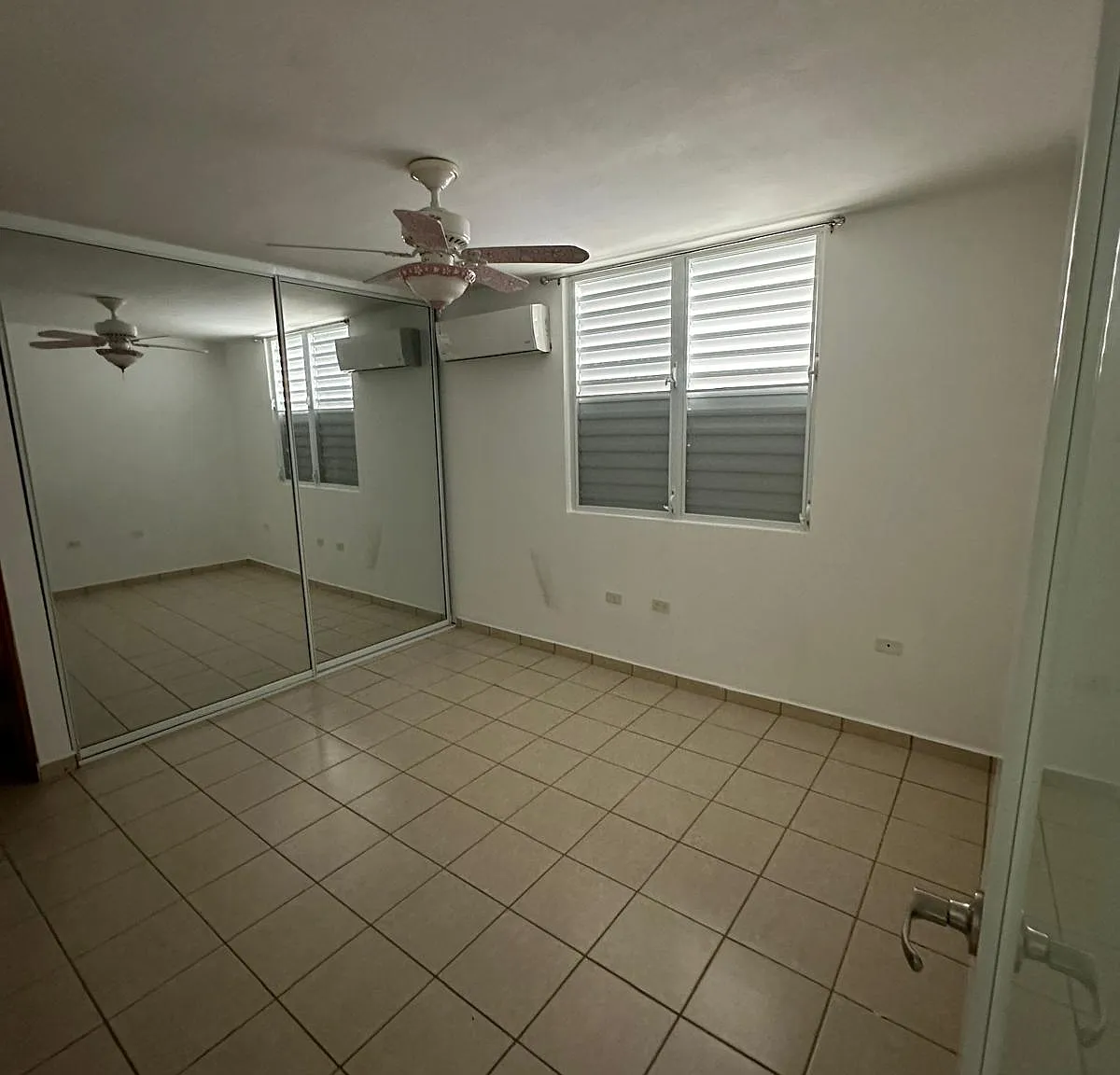 3 bed, 1225 sqft, $1,550 — Photo 3