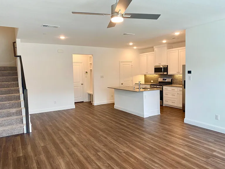 12954 Leopold Trl — Photo 10