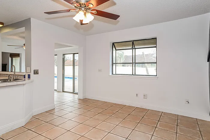 1728 Indian Springs Dr — Photo 11
