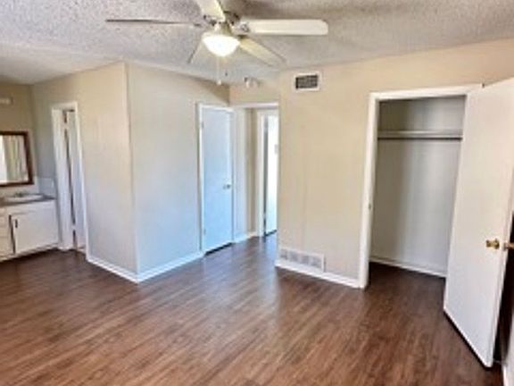 3rd image of 1809 S Lincoln St #8