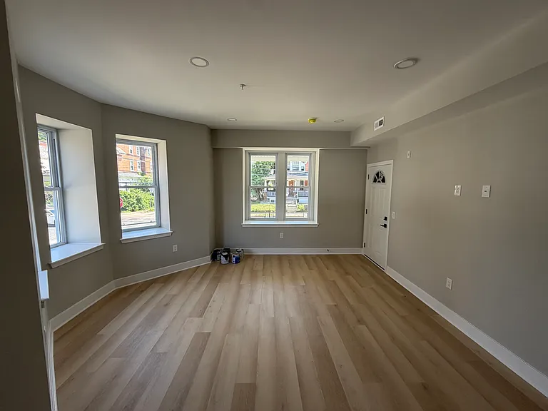 1201 Lindley Ave #1 — Photo 1