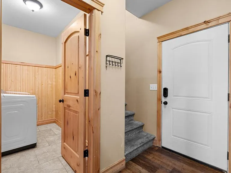 2612 Eastview Dr — Photo 17