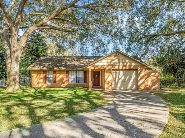 207 Howard Ct, Mascotte, FL 34753