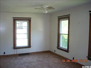 2nd image of 4186 Thompson St