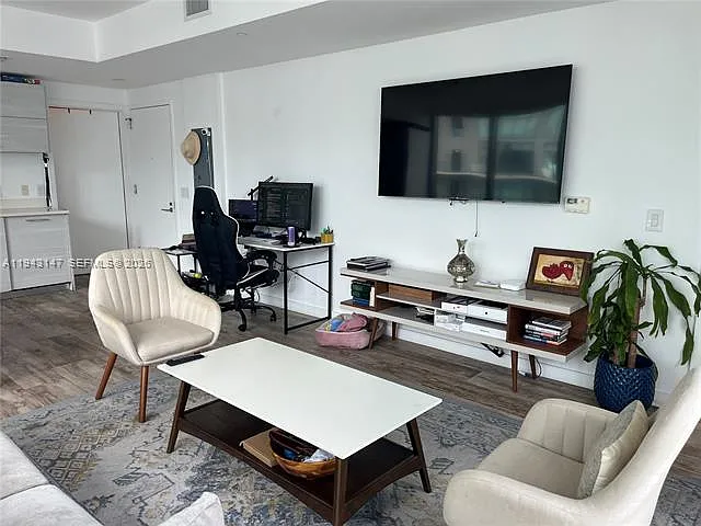 650 NE 32nd St #608 — Photo 8