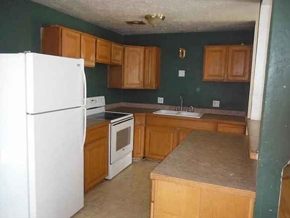 4th image of 10308 S Peony Way