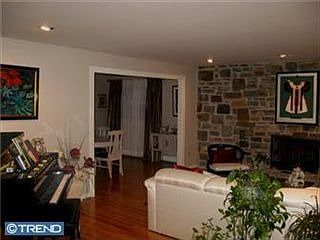 3rd image of 3716 Burnett Ln