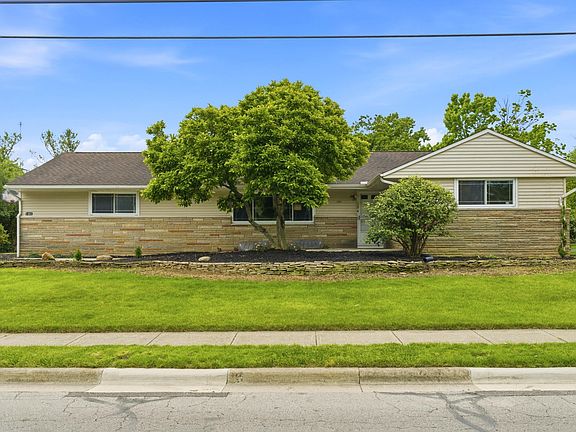3rd image of 1461 Ridgeview Rd