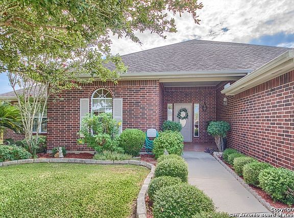 3rd image of 149 Castlewood Dr