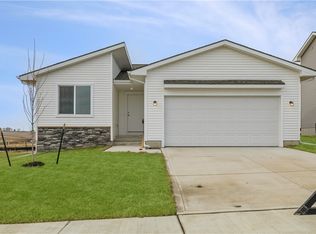 3060 Worchester Dr, Waukee, IA 50263