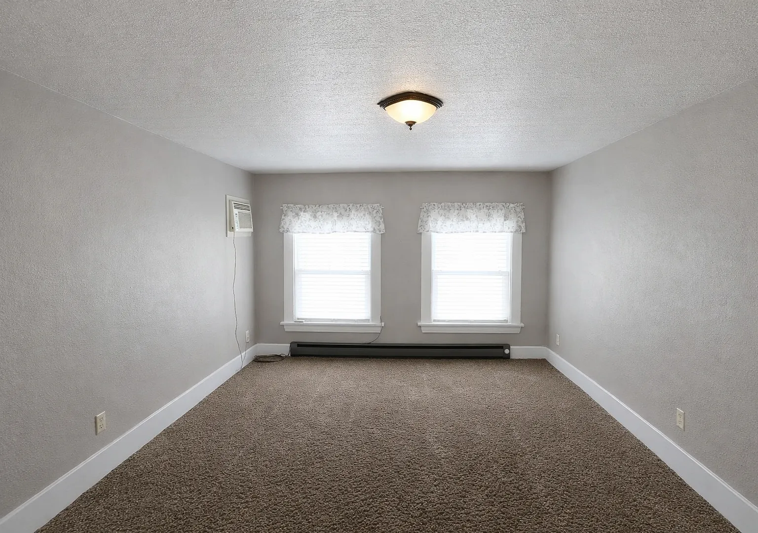1004 W 12th Ave — Photo 3