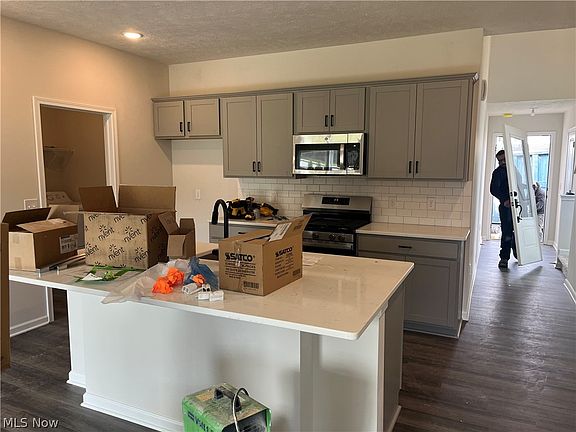 3rd image of 3531 Alder Ave