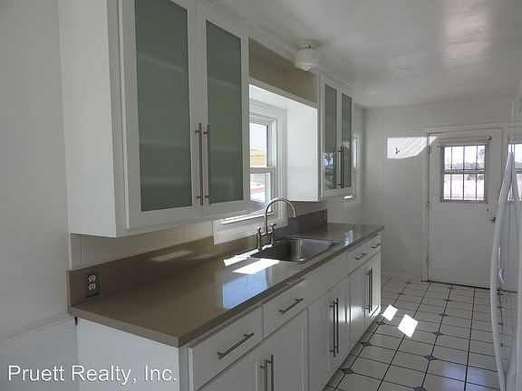 4th image of 4565 Bermuda Ave