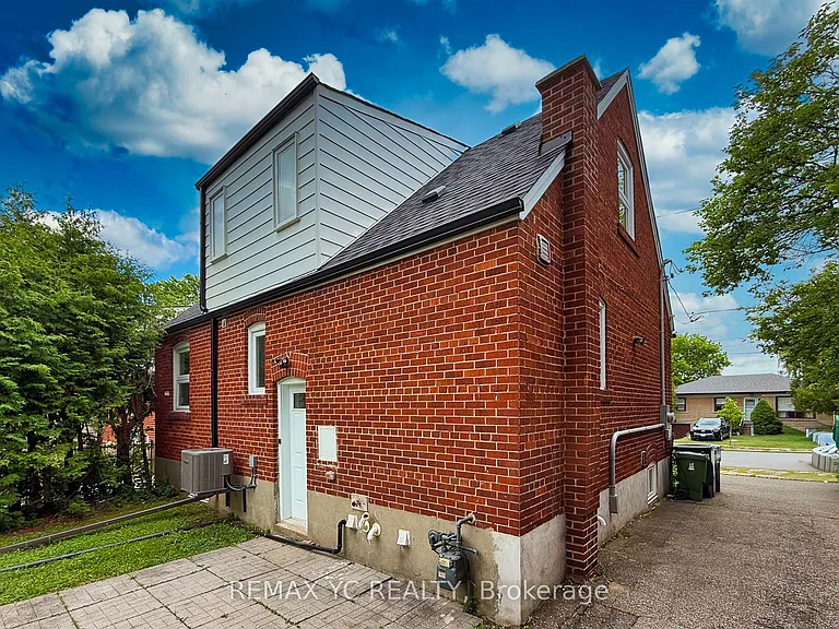 77 Talbot Rd — Photo 34