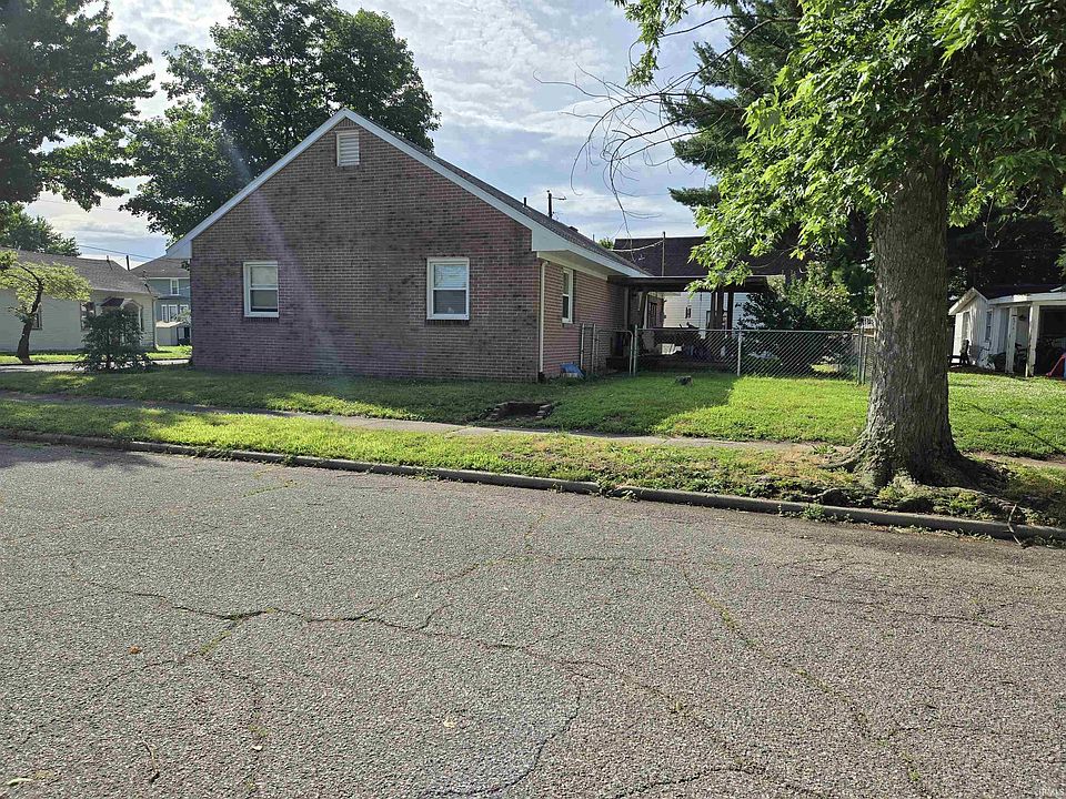 2nd image of 301 Dubois St