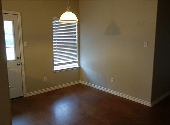 5th image of 2601 Cypress Ln