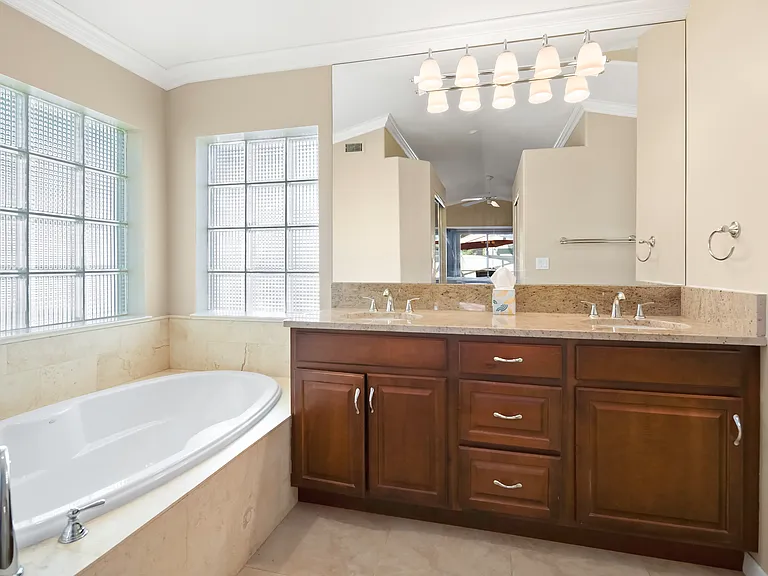 1300 Silverstrand Dr — Photo 17