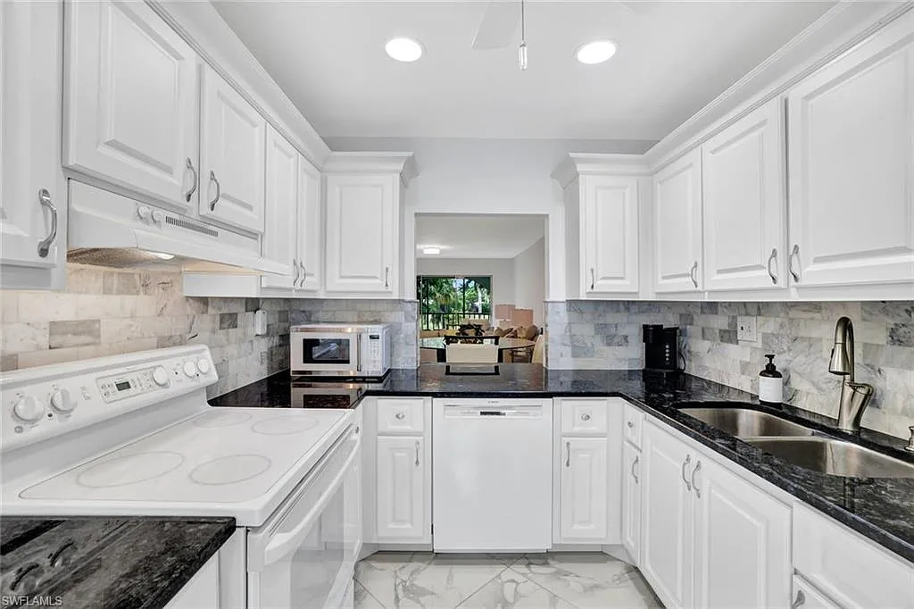 2 bed, 2.0 bath, 1050 sqft, $3,500 — Photo 4