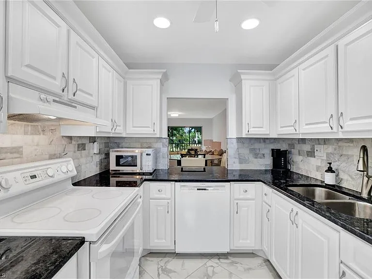 1055 Forest Lakes Dr #F203 — Photo 4