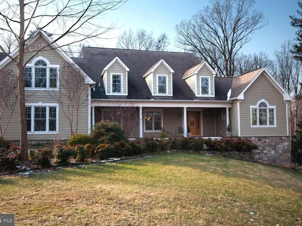 2606 Hunter Mill Rd, Oakton, VA 22124