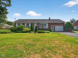 13 Bertone Dr, Schenectady, NY 12306
