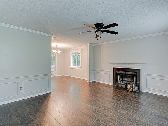 4th image of 705 Eden Rock Rd