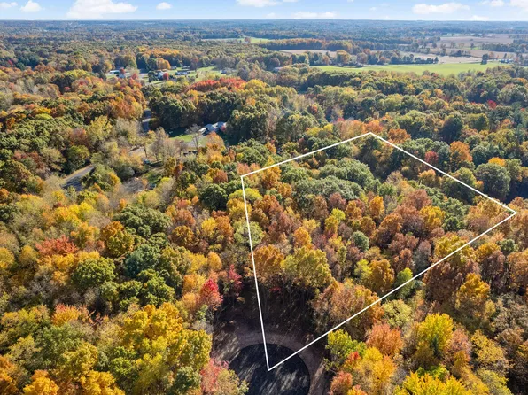 11311 Angel Lake Rd NE, Rockford, MI 49341