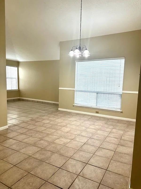 3 bed, 2.0 bath, 1676 sqft, $1,800 — Photo 4
