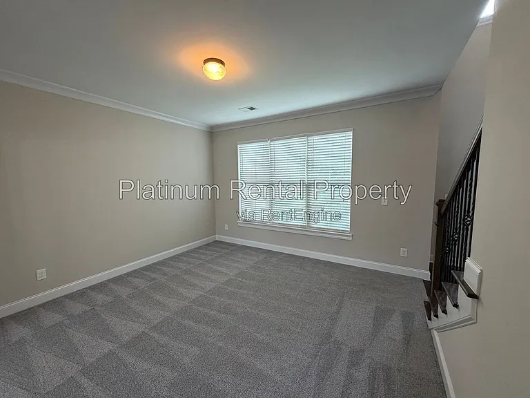 5075 Rialto Way — Photo 5