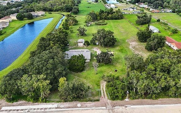 3rd image of 4121 Boggy Creek Rd