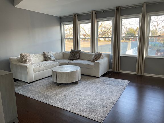 5th image of 98 Monhegan St #2