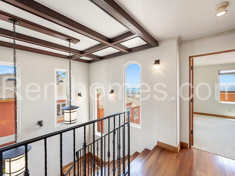 2940 Columbia St — Photo 38