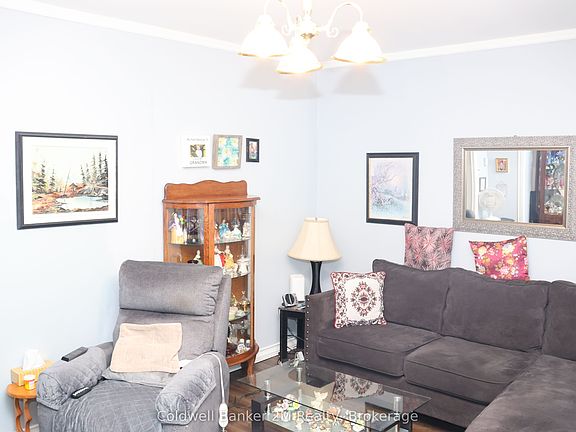 3rd image of 119 Nassau St