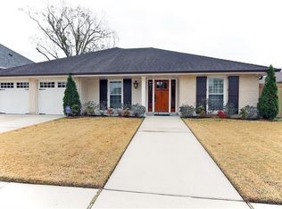 7404 Sheringham Dr, Harahan, LA 70123