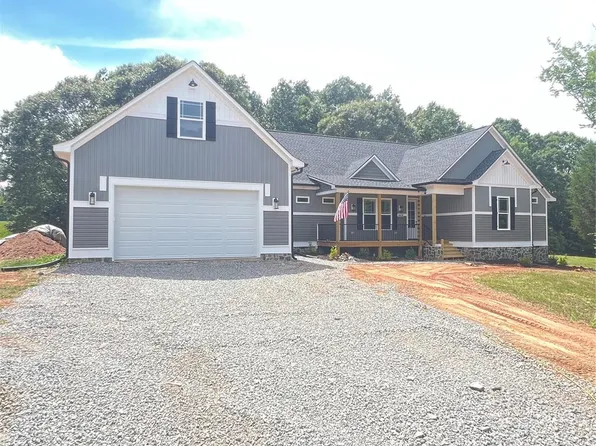 1879 Shiloh Rd, Claremont, NC 28610