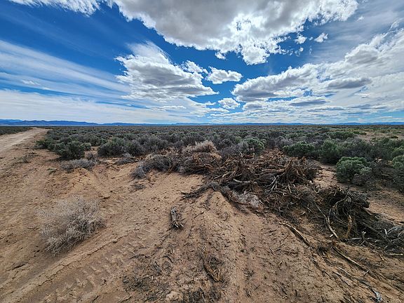 3rd image of E Antelope Springs Rd