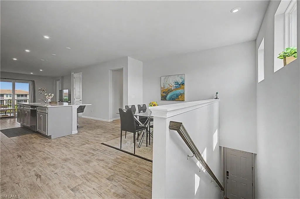 2 bed, 2.0 bath, 1480 sqft, $4,500 — Photo 3