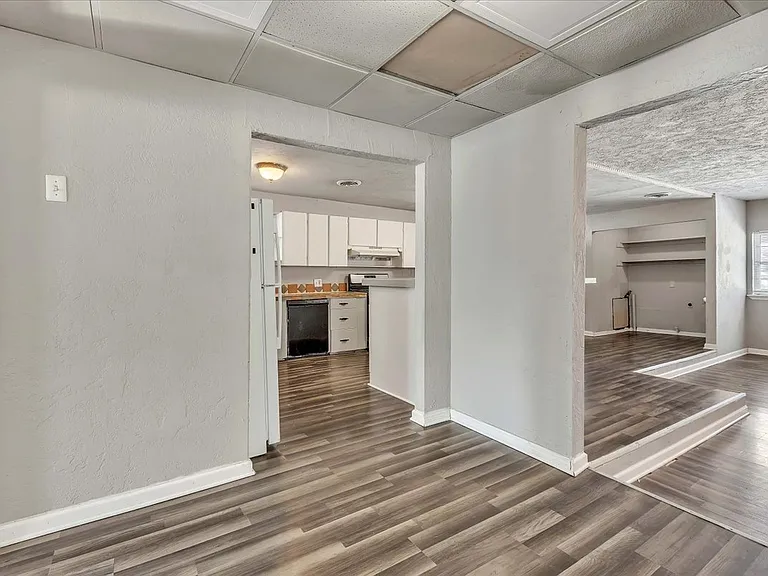 545 SW 46th St — Photo 25