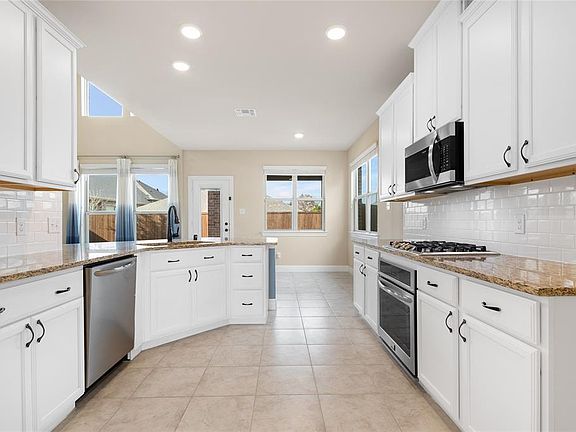 5th image of 3805 Bastrop St