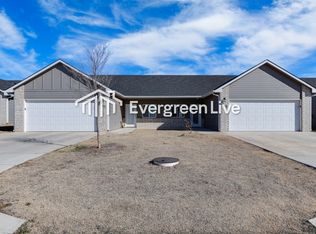 112 E Santa Fe Cir, Mulvane, KS 67110