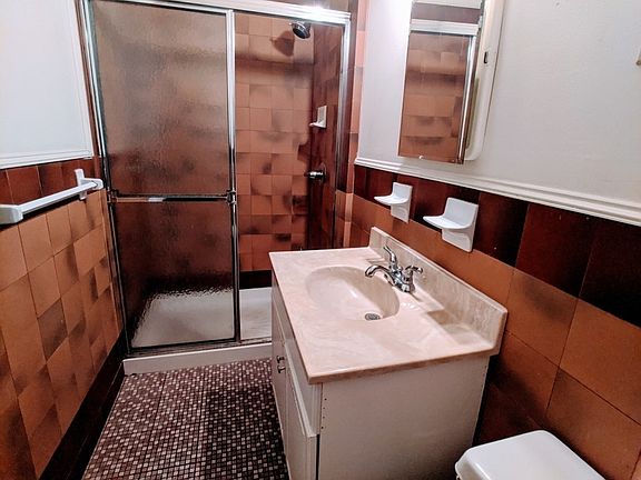 3rd image of 3404 30th Ave APT 2