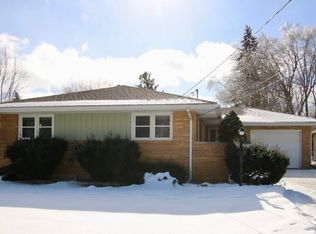 514 E Kimball Ave, Woodstock, IL 60098