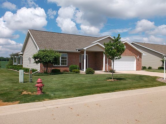3rd image of 725 Independence Dr