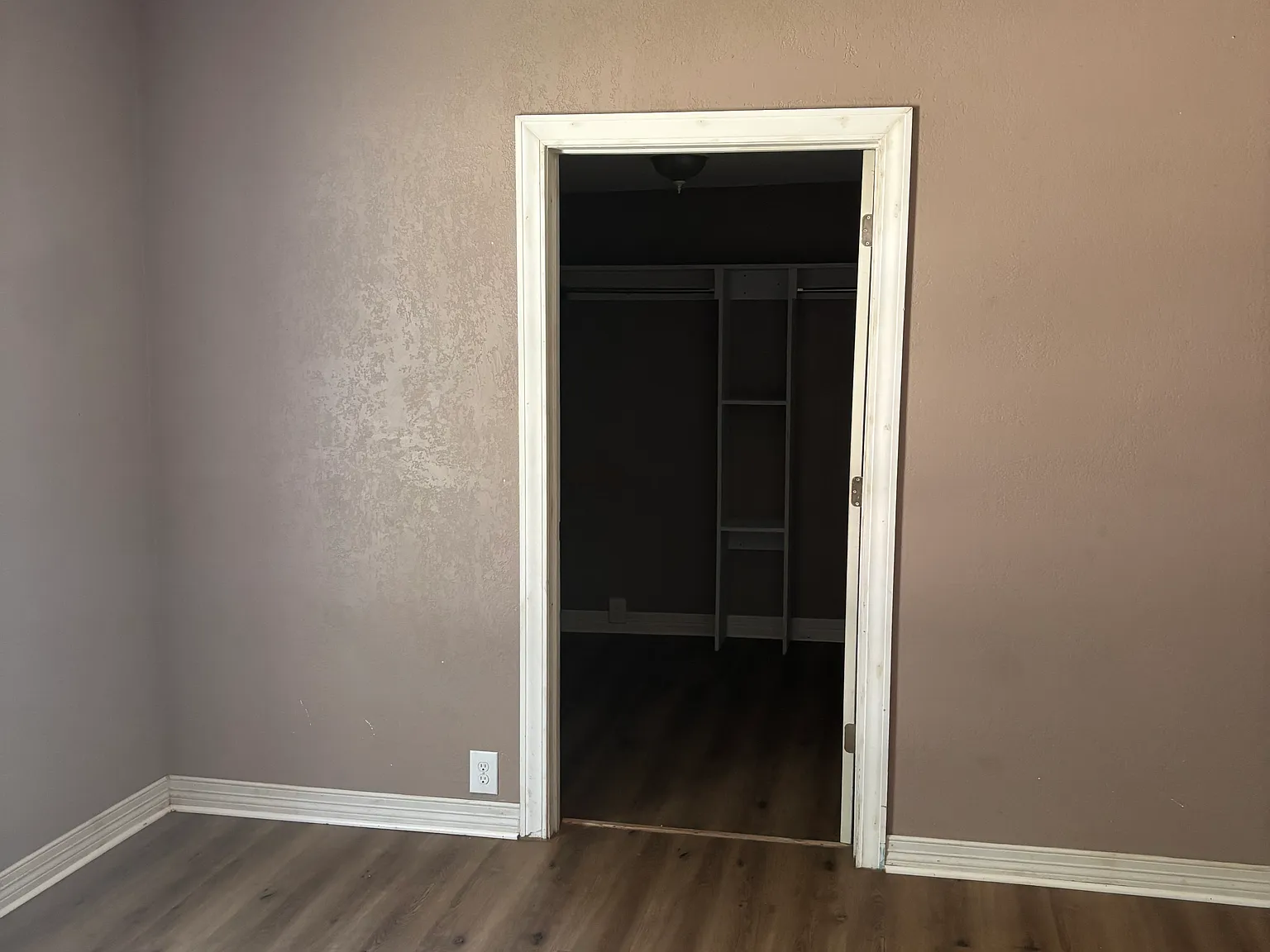 2 bed, 1041 sqft, $1,000 — Photo 2