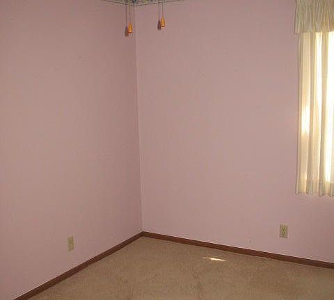 5th image of 121 N Ryans Way